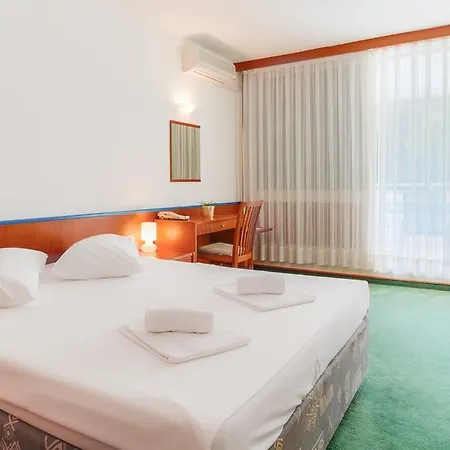 Amfora ホテル ラバック